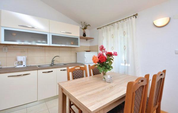 פודסטראנה Apartman Zora מראה חיצוני תמונה