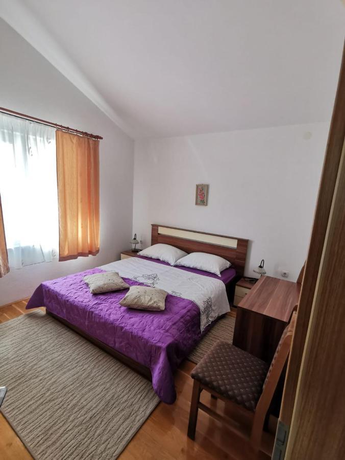 פודסטראנה Apartman Zora מראה חיצוני תמונה
